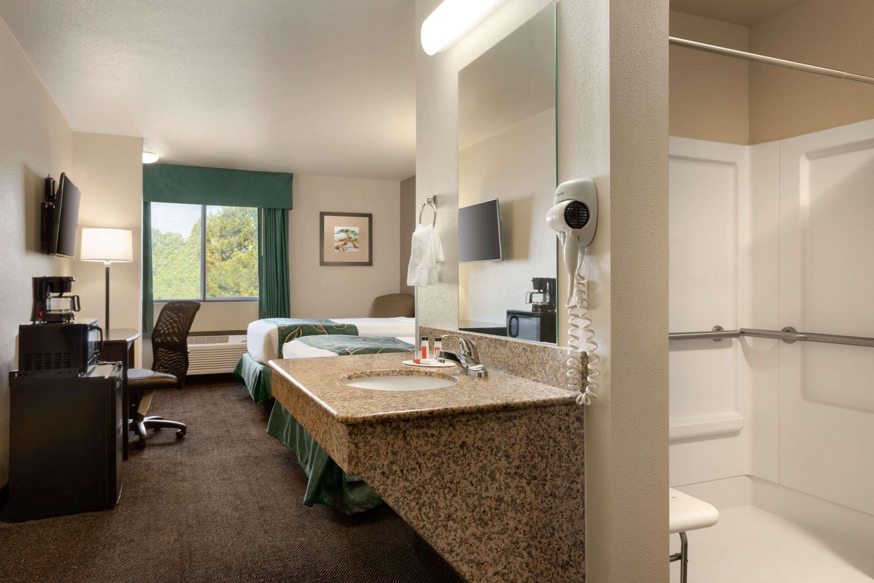 Hotel Baymont By Wyndham Wellington Exterior foto