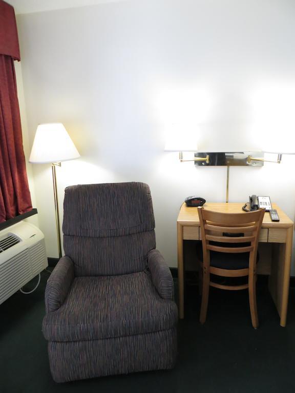 Hotel Baymont By Wyndham Wellington Habitación foto